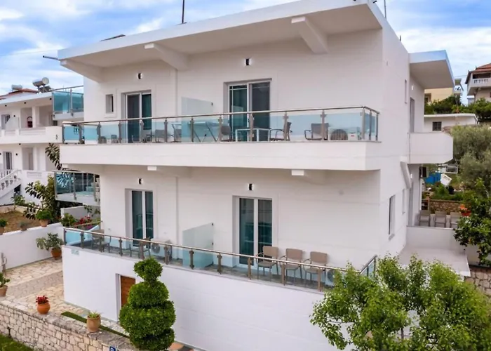 Picasso Cozy House Appartamento Ksamil