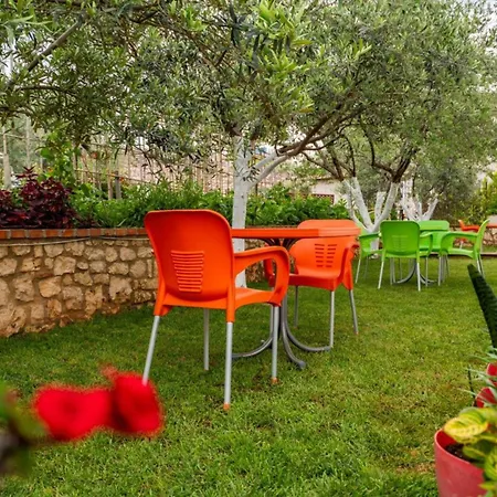 Picasso Cozy House *